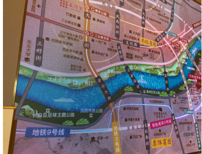 万科翡翠观澜位于浑南区三环内,祝科街东塔桥西侧,距离浑河岸直线