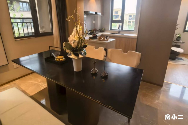 107平3室2厅2卫-餐厅