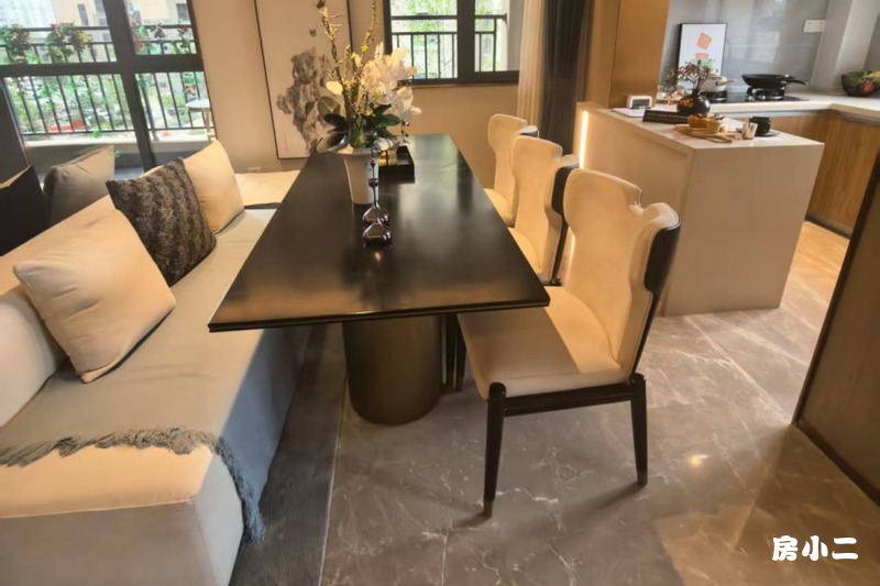 107平3室2厅2卫-餐厅