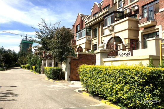 别墅有别,宏发天琴湾独墅一帜!开启你的精致时光!